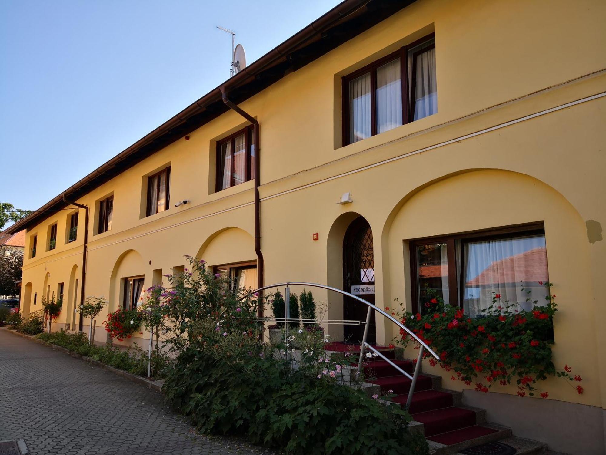 Grand Bells Bed And Breakfast Zagreb Exterior photo